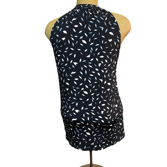 Banana republic size medium  navy/light blue/white. With tie   Polyester/spandex - Picture 2 of 4